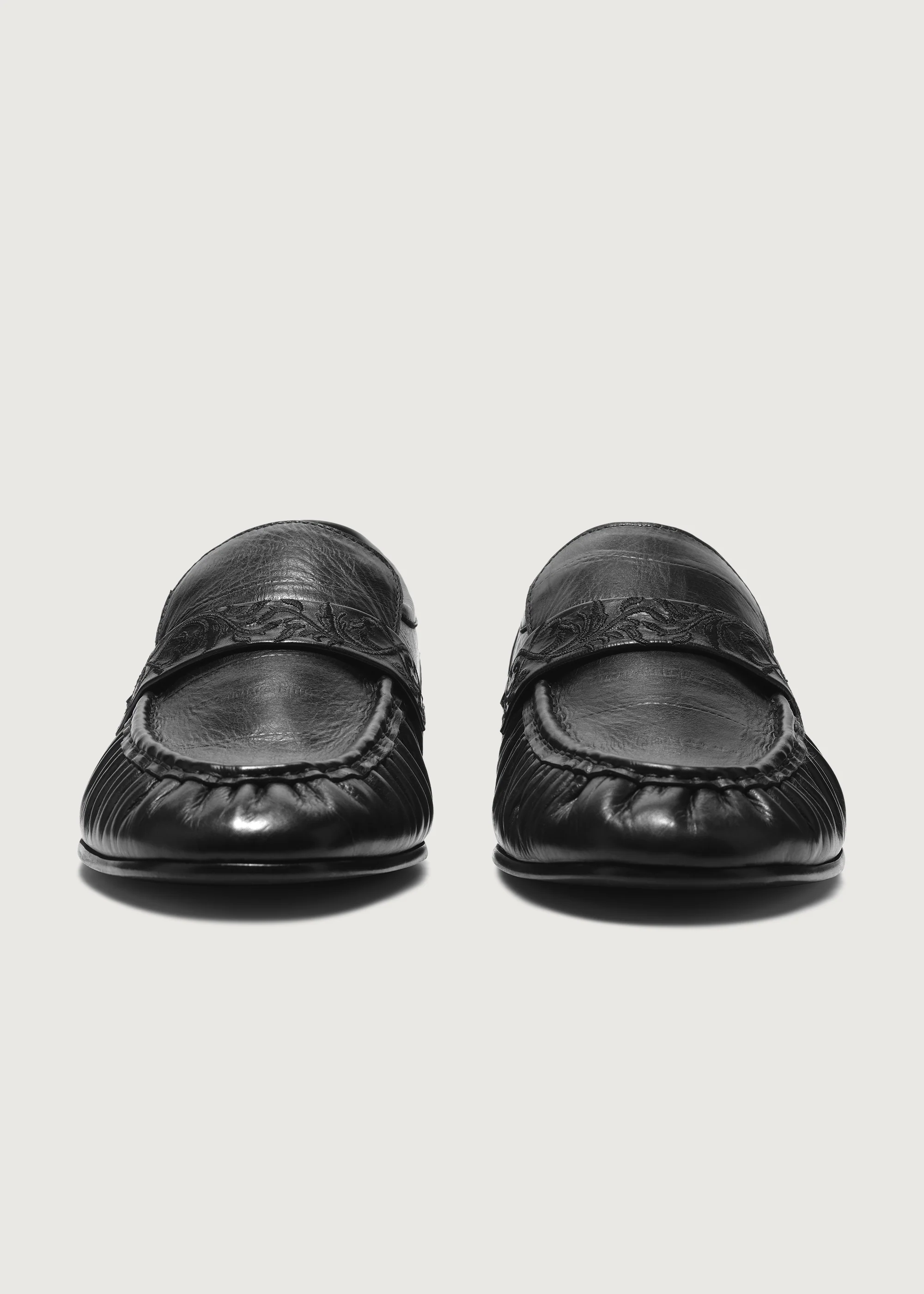Loafers Vine-engraved Elegant black - Image 8